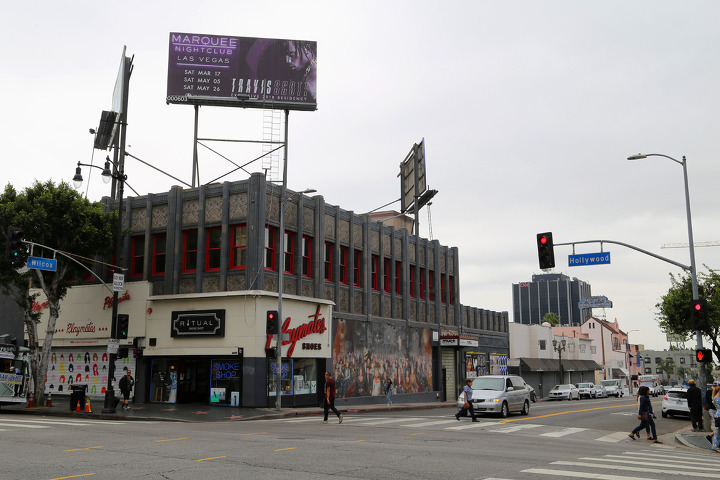 미국 LA를 배경으로 한 영화 <라라랜드>에 나왔던 헐리우드 거리의 벽화 "You Are The Star"