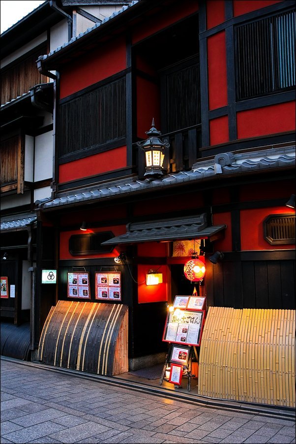  가장 일본적인 옛모습을 간직하고 있는 교토 하나미코지