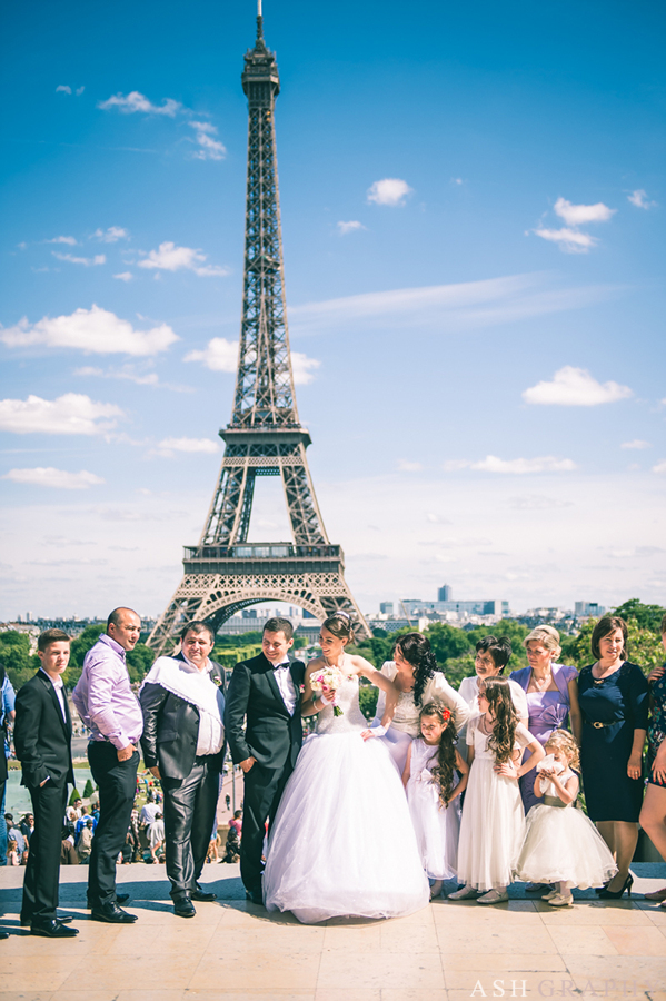 [파리스냅] 에펠탑 앞에서 웨딩촬영 단체가족사진 찍기!