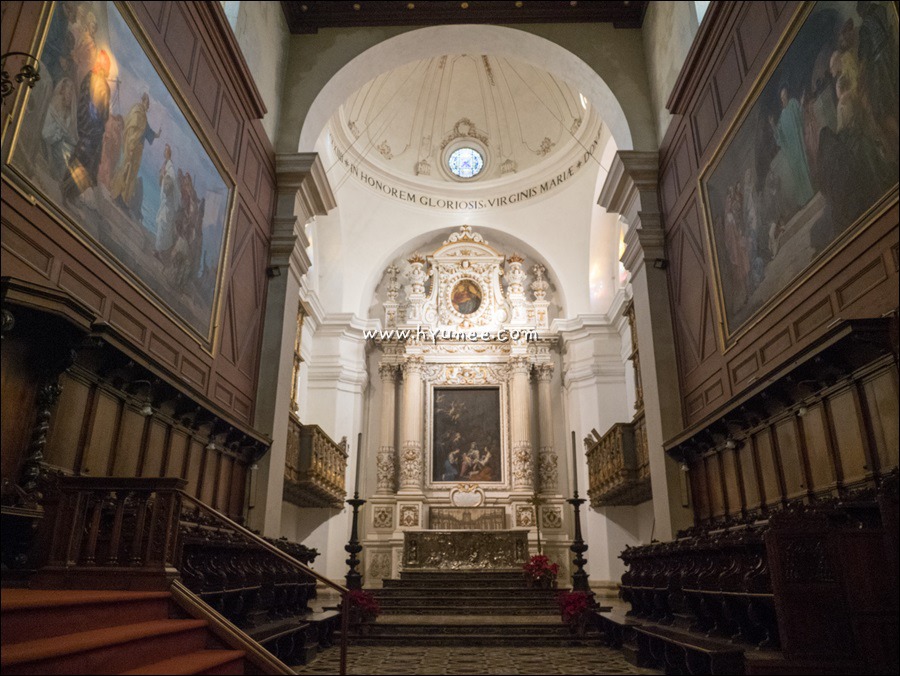 아름다운 광장을 지키고 있는 시라쿠사 두오모 Duomo di Siracusa