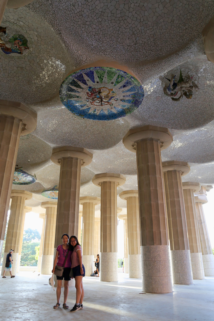 모자이크 도마뱀 조각으로 유명한, 가우디가 설계한 바르셀로나의 명소인 구엘 공원(Park Güell)