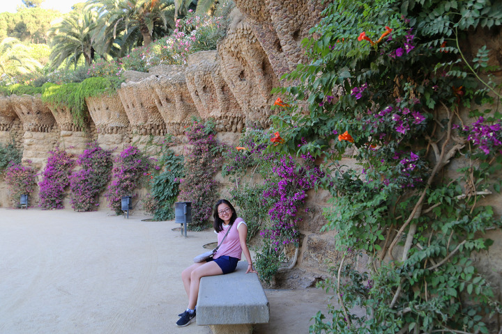 모자이크 도마뱀 조각으로 유명한, 가우디가 설계한 바르셀로나의 명소인 구엘 공원(Park Güell)