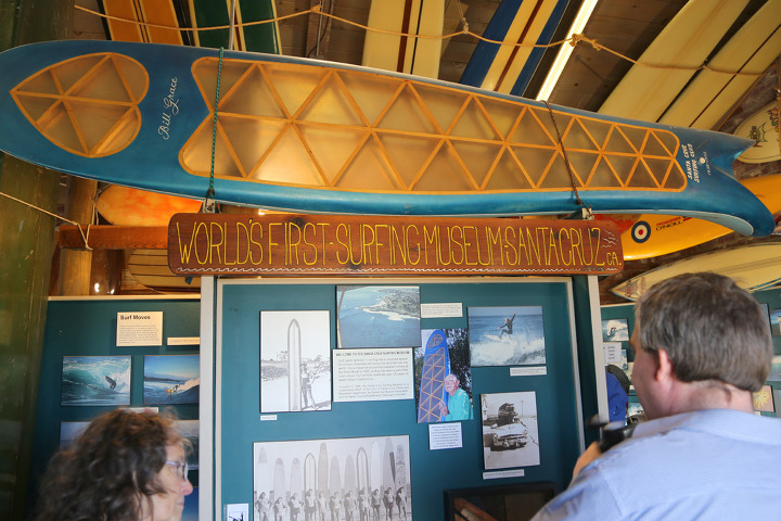 미본토 파도타기의 발상지라고 하는 산타크루즈에 있는 세계최초 서핑박물관(Surfing Museum)