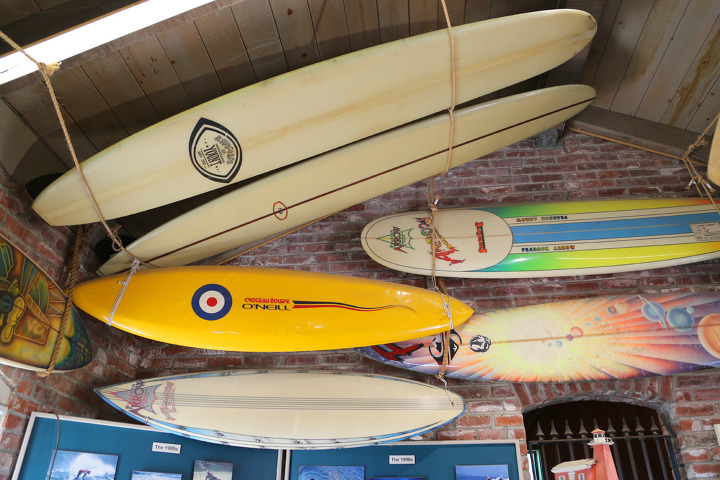 미본토 파도타기의 발상지라고 하는 산타크루즈에 있는 세계최초 서핑박물관(Surfing Museum)