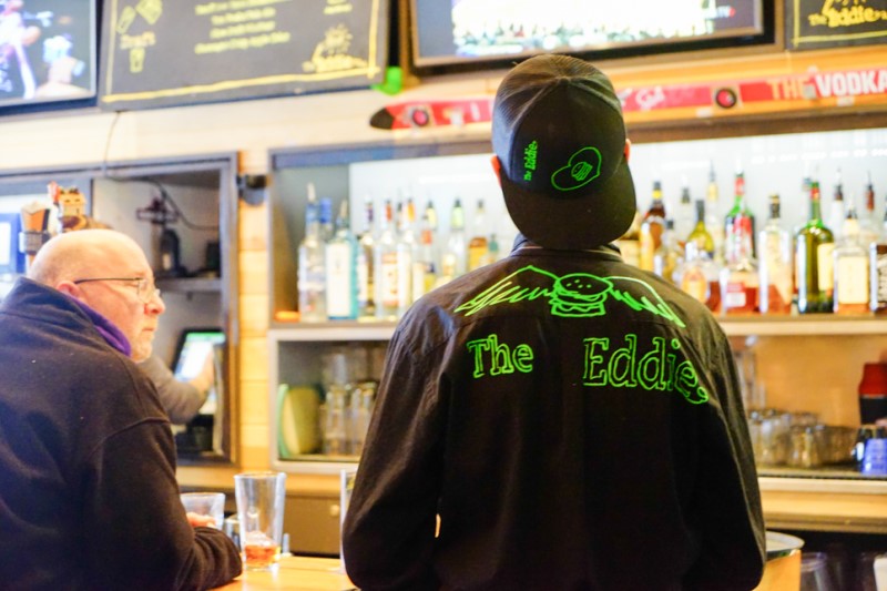 밴프 맛집 푸틴과 햄버거는 The Eddie burger bar