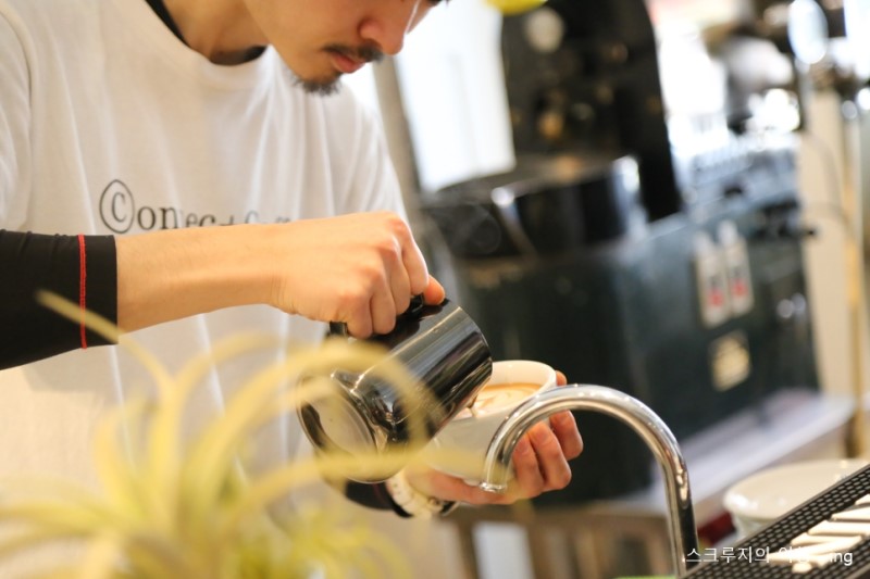 후쿠오카 자유여행 카페 커넥트 커피(Connect Coffee) 라테아트 챔피언