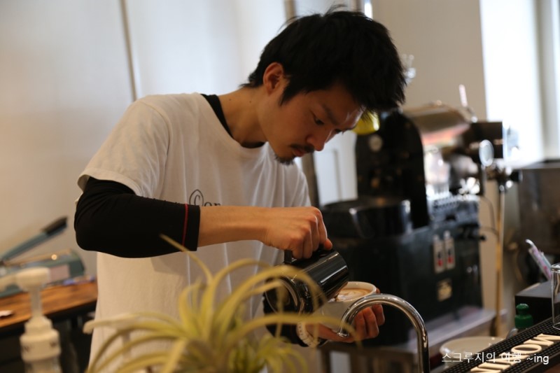 후쿠오카 자유여행 카페 커넥트 커피(Connect Coffee) 라테아트 챔피언