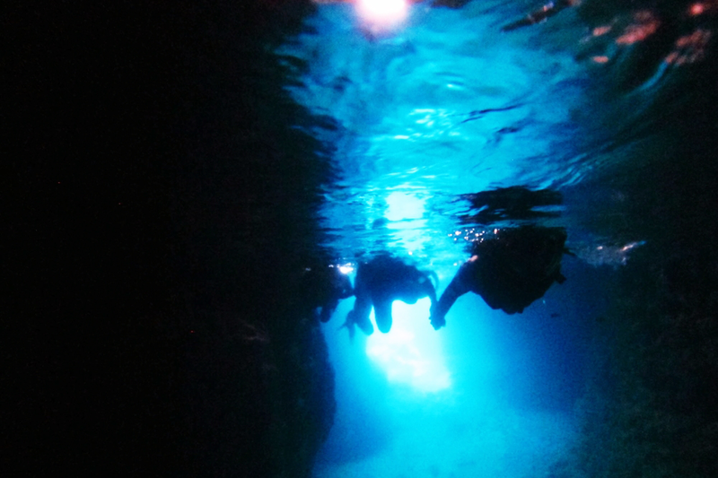 오키나와 액티비티 푸른동굴에서 스노쿨링& 다이빙 체험