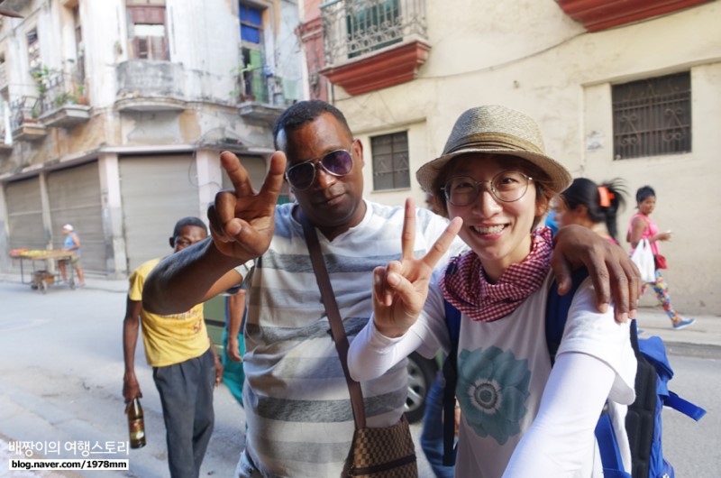 쿠바 자유여행, 올드 아바나 로컬 누비기! 첫 쿠바 친구와 모히토 한 잔!