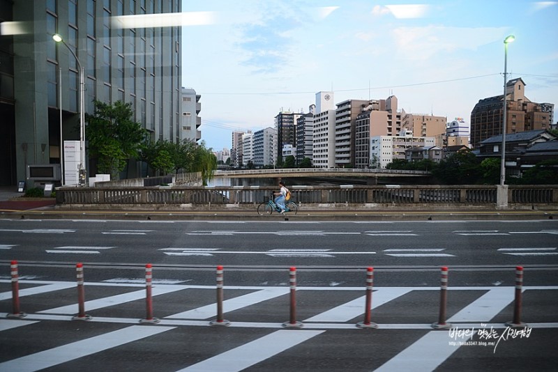 후쿠오카 여행, 자전거 타는 소녀