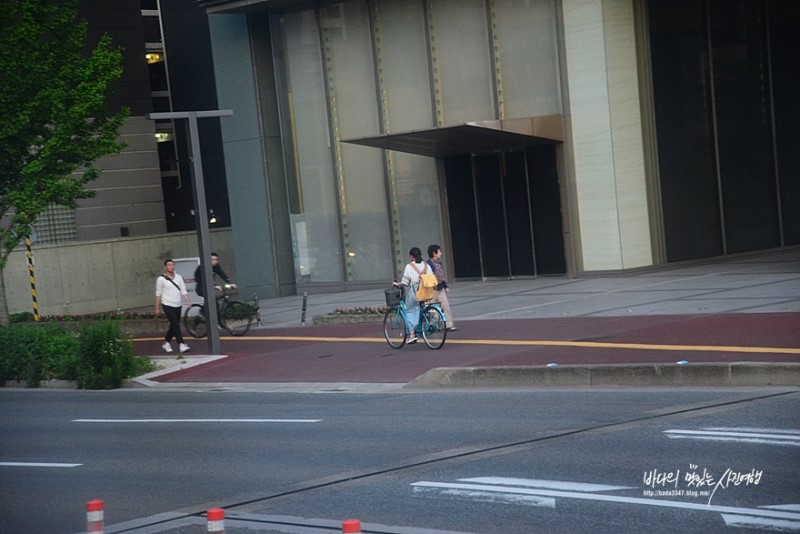후쿠오카 여행, 자전거 타는 소녀