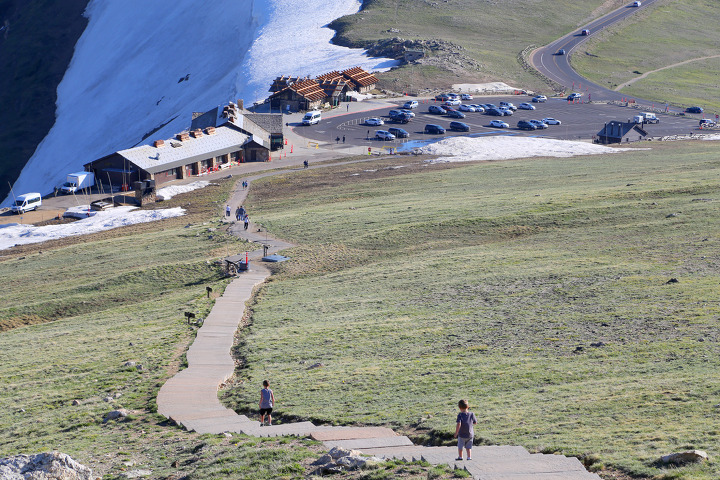 알파인 비지터센터(Alpine Visitor Center)의 짧은 트레일과 트레일리지로드에서 본 록키산맥의 풍경