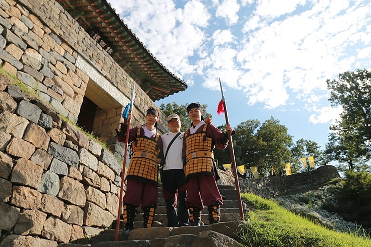 충남공주여행 백제문화유산 공산성 주말에는 퍼레이드까지..