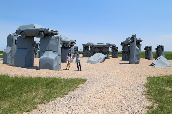 자동차로 만든 스톤헨지(Stonehenge)! 미국 네브라스카주 얼라이언스(Alliance)의 카헨지(Carhenge)