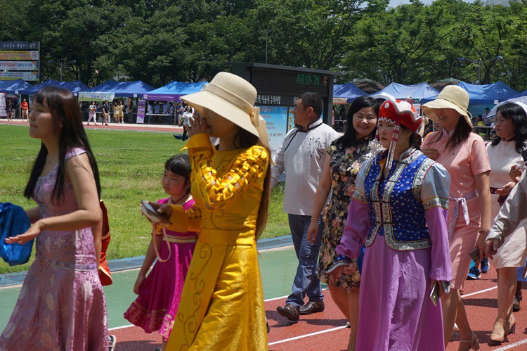  한국에서 본 몽골 나담축제(전통 옷)