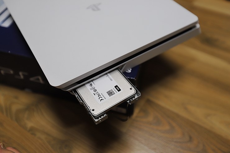 PS4PRO (플스4프로) SSD 교체 (슬림과 크기비교)