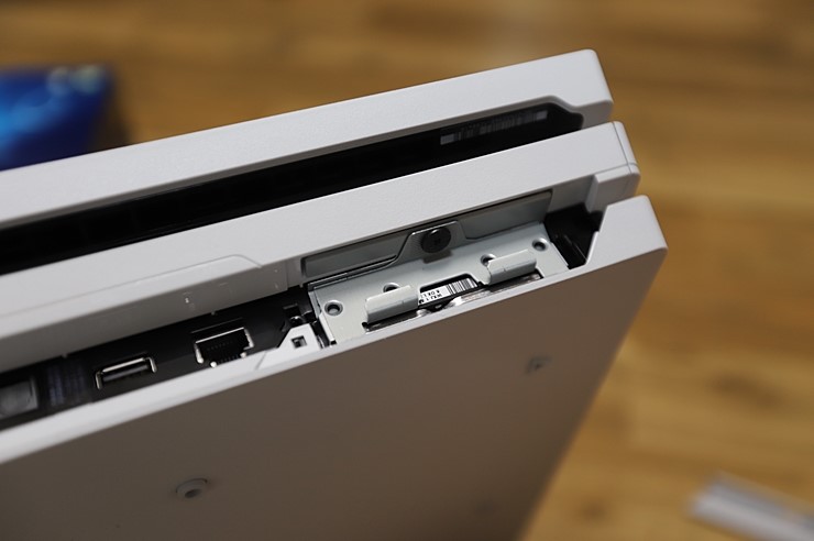 PS4PRO (플스4프로) SSD 교체 (슬림과 크기비교)