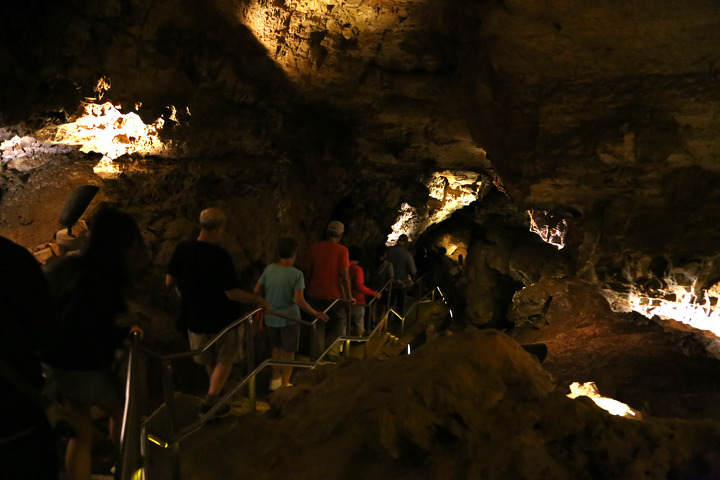윈드케이브(Wind Cave) 국립공원의 대표적인 동굴투어인 Natural Entrance Tour와 비지터센터 구경