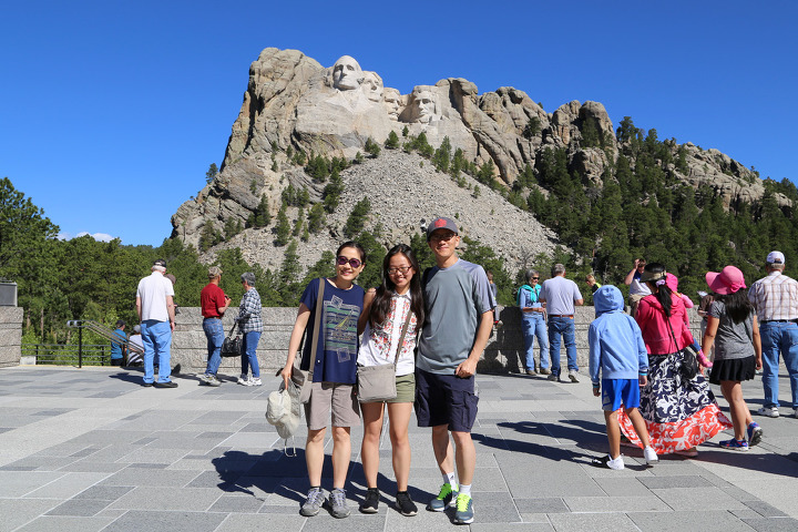 러시모어산(Mt Rushmore)을 보다 가까이서 볼 수 있는 프레지덴셜 트레일과 링컨보글럼 비지터센터