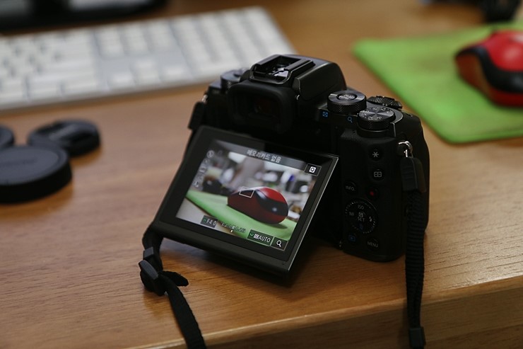 가벼운 디카추천 : EOS M5 미러리스 카메라