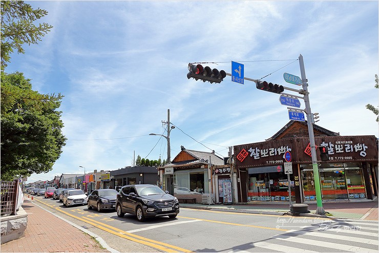 경주 황리단길 골목벽화 따라 여름 경주여행지