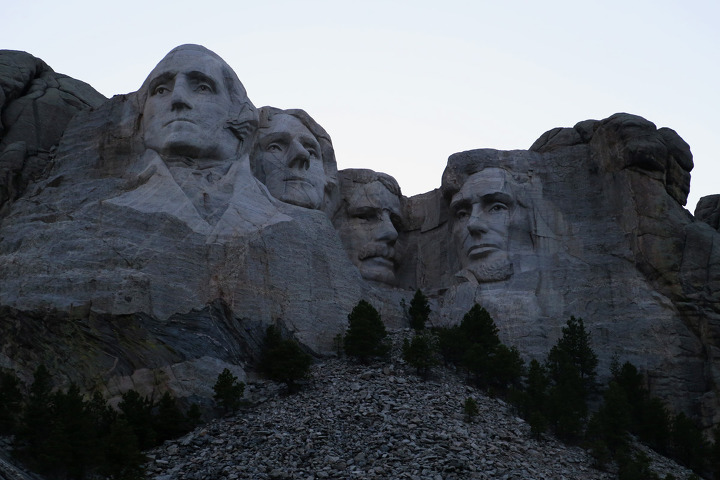 마운트러시모어(Mount Rushmore) 야간개장의 하이라이트인 라이팅세레모니(Lighting Ceremony)