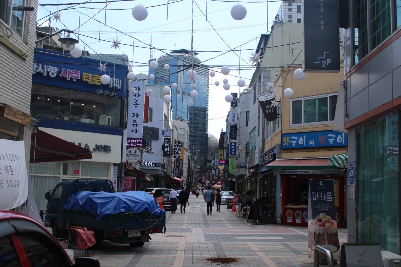 인턴이 간다! 직접 다녀온 부평의 핫플 평리단길