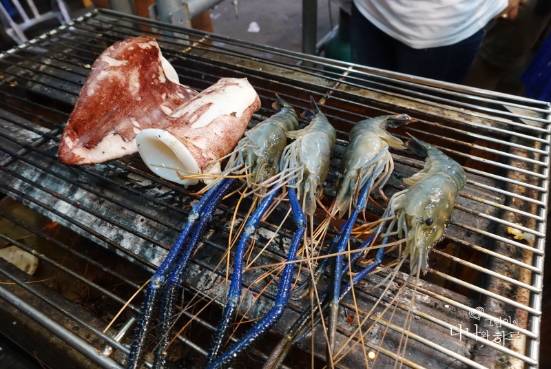 방콕 근교여행 매끌렁 위험한기찻길 암파와수상시장 마사지 보트타고 반딧불이 투어