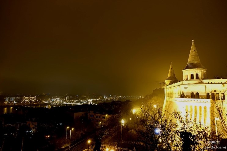 가을겨울 동유럽여행코스는 야경이 멋진 곳 체코 프라하과 헝가리 부다페스트를 추천해요! 