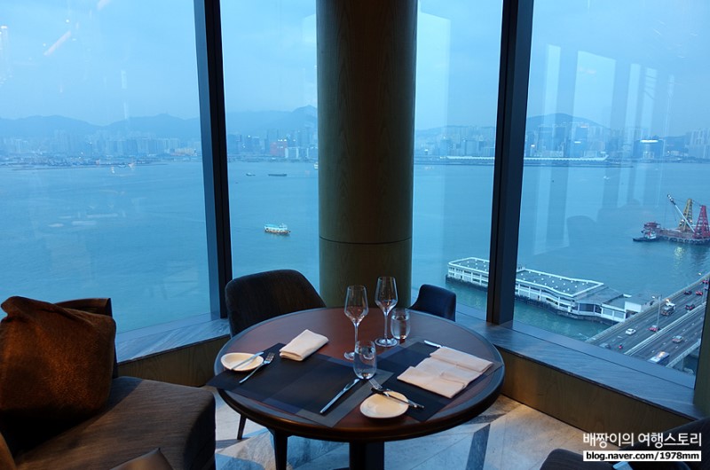 홍콩 맛집, 하버뷰 감상 크루즈 디너 세트 : 홍콩 호텔 VIC 온 더 하버