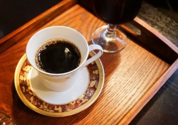 서울 실내나들이 10월 미술전시 추천 63아트 '커피 한 잔'