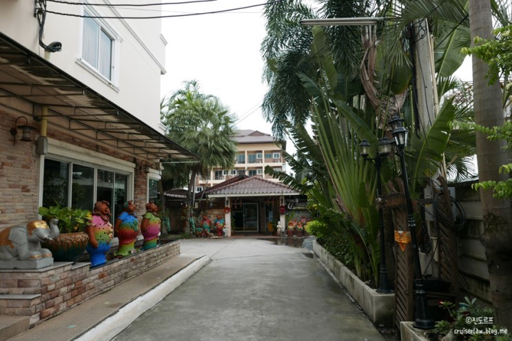 방콕 공항 근처 호텔, 통타 리조트 수완나폼(Thong Ta Resort Suvarnabhumi) 숙박 후기 -공항 왕복 무료 픽업 샌딩 서비스 제공 호텔