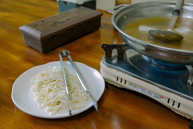 핫한 제주 한림맛집 면뽑는 선생 만두빚는 아내 만두전골