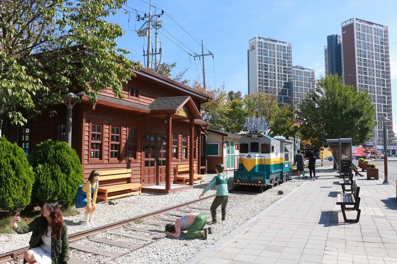 군산 가볼만한곳 경암동 철길마을 " 난 여기 좋아! "