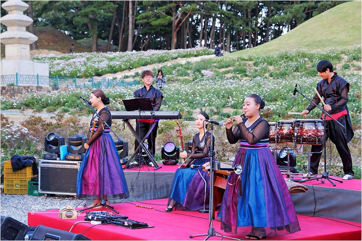 경주 1박2일 코스 국내 가을여행 서악마을 구절초달빛음악회와 함께 ~