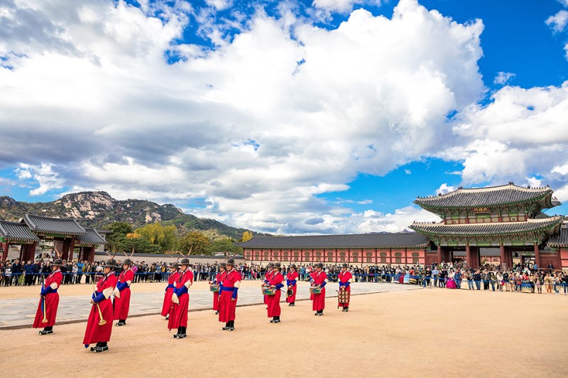 가을에 가볼만한곳 경복궁 단풍 구경 갤럭시 A7 2018 트리플 카메라로 찰칵