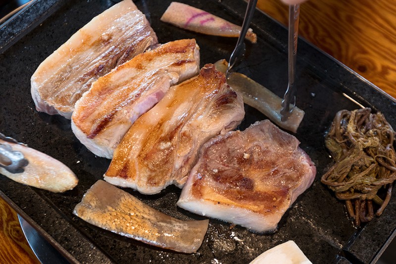 성산일출봉 맛집 공식 흑돼지 인증점