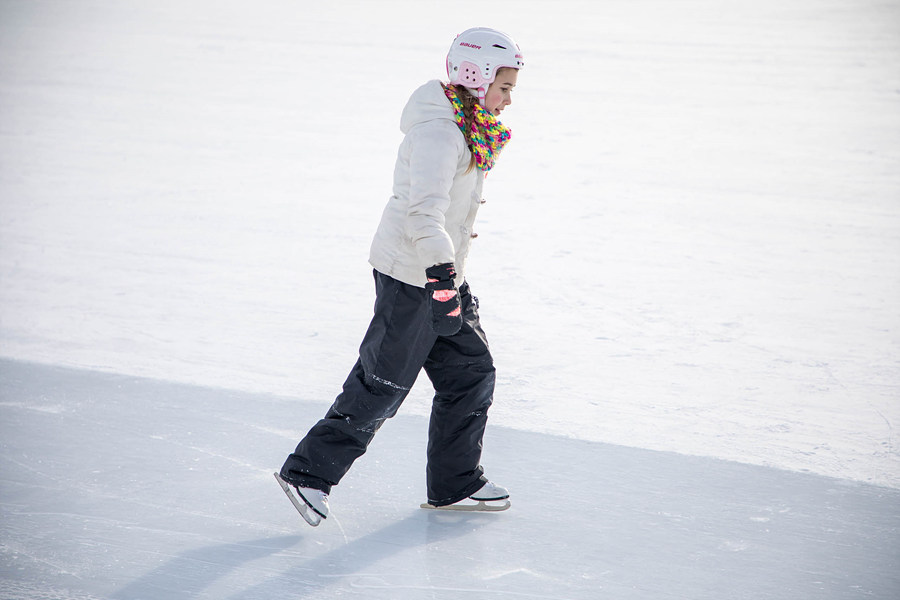 캐나다 겨울여행 - 얼어붙은 레이크루이스 호수와 스케이트장, 얼음조각상