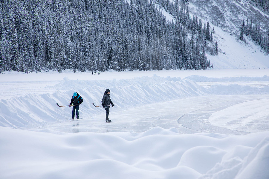 캐나다 겨울여행 - 얼어붙은 레이크루이스 호수와 스케이트장, 얼음조각상