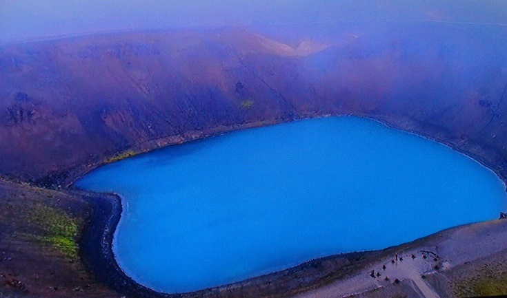  아이슬란드의  지열 온천 수영장