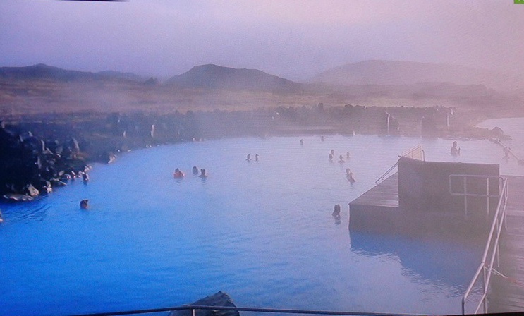  아이슬란드의  지열 온천 수영장