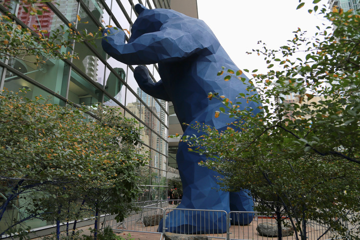 '마일하이시티' 덴버의 콜로라도 주청사(State Capitol)와 컨벤션센터의 커다란 블루베어(Blue Bear)