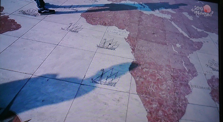  폴토갈, 땅 위에 그려진 오대양 육대주 그림