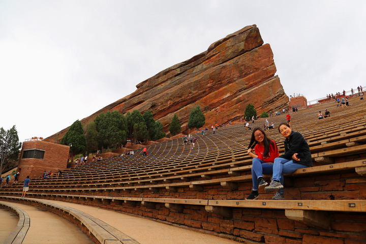 콜로라도 덴버의 필수 관광지, 붉은 바위로 둘러싸인 레드락 야외원형극장(Red Rocks Amphitheatre)
