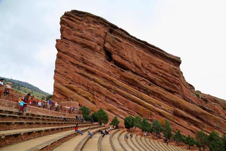 콜로라도 덴버의 필수 관광지, 붉은 바위로 둘러싸인 레드락 야외원형극장(Red Rocks Amphitheatre)