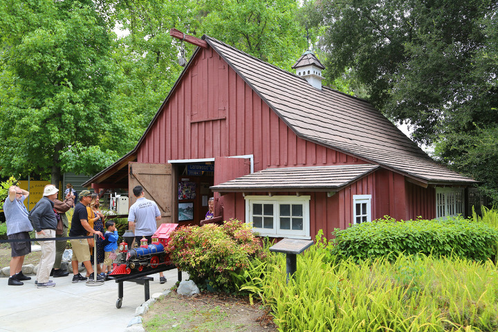 디즈니랜드의 꿈이 무르익은 곳, 월트디즈니 캐롤우드반(Walt Disney's Carolwood Barn) 기차박물관