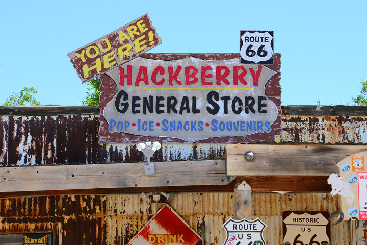 루트66 전구간에서도 가장 유명한 가게들 중 하나인 핵베리 제너럴스토어(Hackberry General Store)