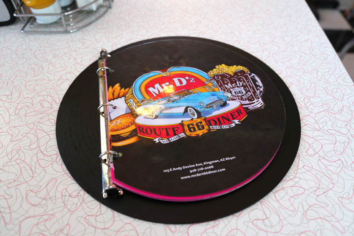 미국 아리조나 킹맨(Kingman)의 유명한 맛집인 미스터D 루트66 다이너(Mr. D'z Route 66 Diner)