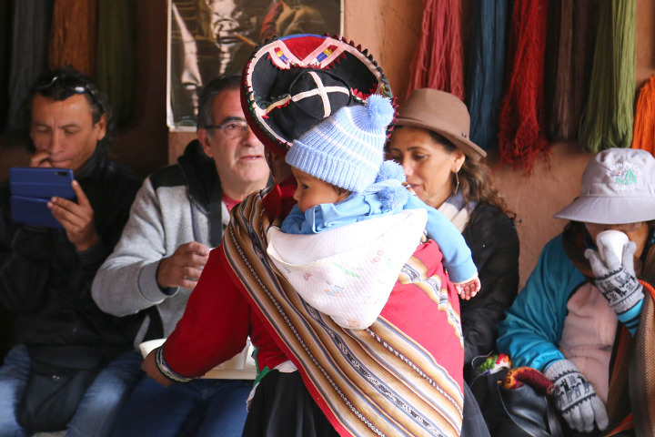 성계투어 1편: 친체로(Chinchero) 마을에서 전통염색과 시장구경, 잉카유적 위에 지어진 교회건물 등