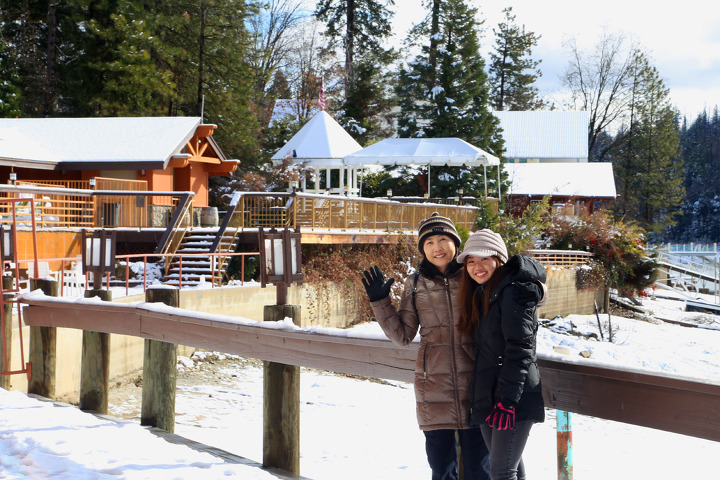 요세미티 2박3일 겨울여행의 첫날은 파인스리조트(Pines Resort)에서 눈사람 만들고 장작불 지피기